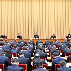 李强主持召开中央金融委员会会议 深入学习贯彻习近平总书记在中央金融工作会议上的重要讲话精神 审议推动金融高质量发展相关重点任务分工方案